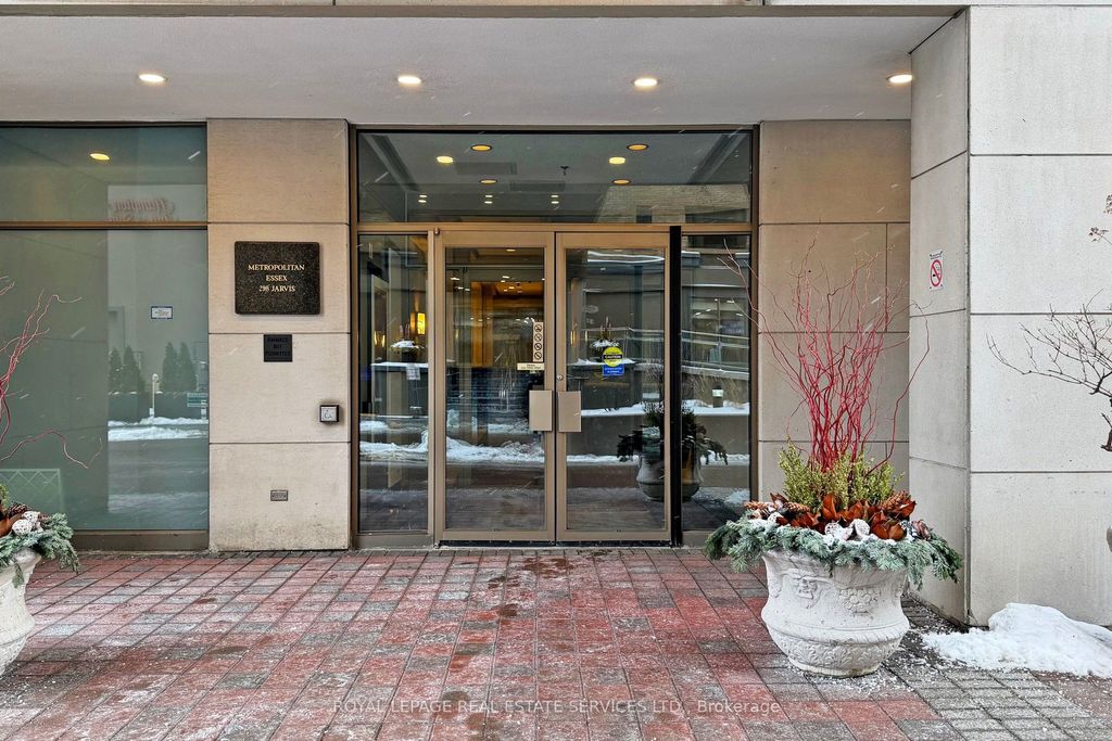 Photo of 298 Jarvis Street #1705, Toronto, ON M5B 2M4 (MLS # C12720974)