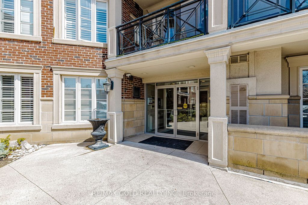 Photo of 3351 Cawthra Road #223, Mississauga, ON L5A 4N5 (MLS # W13050970)