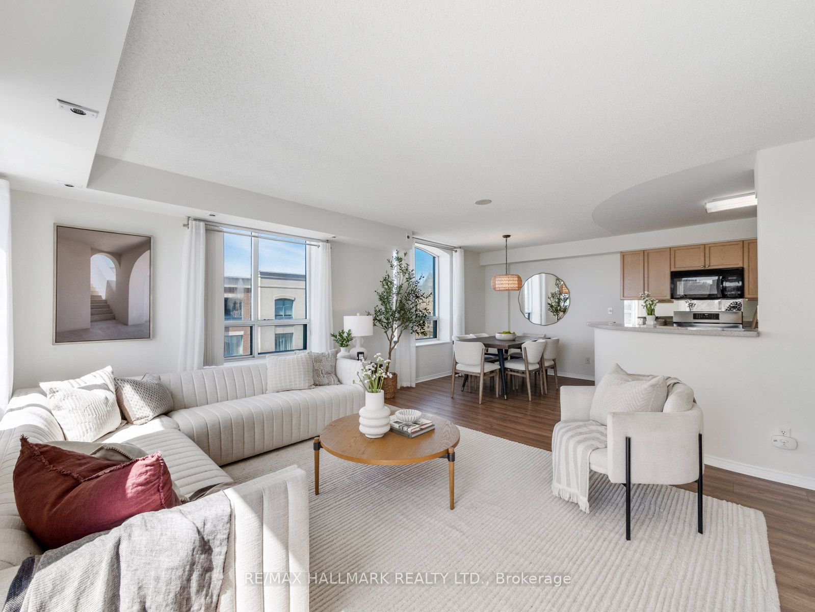 1797 Queen Street E 403