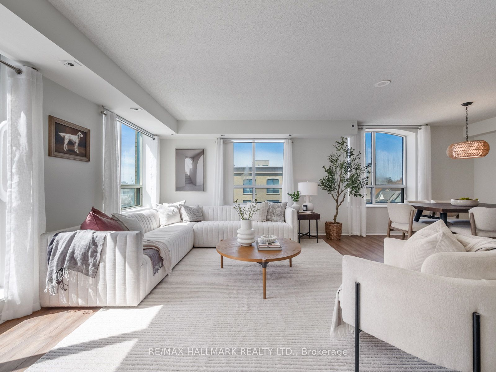 1797 Queen Street E 403