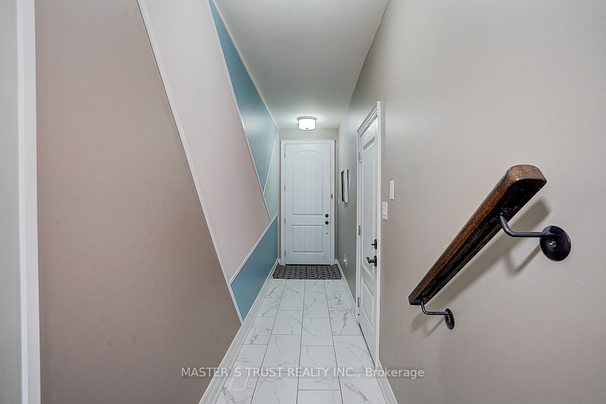 10 Creekvalley Lane