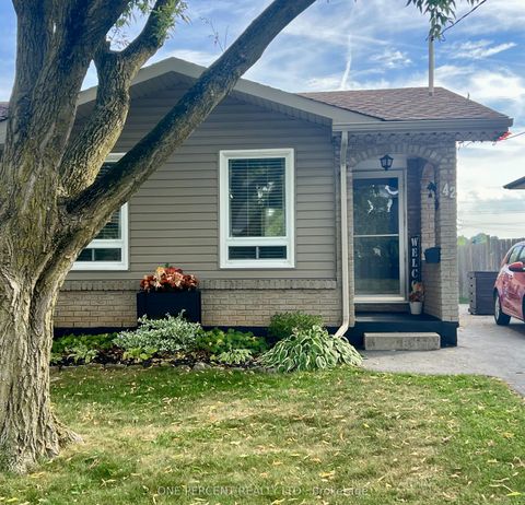 Photo of 42 Seymour Avenue, St. Catharines, ON L2P 1A7 (MLS # X12421067)