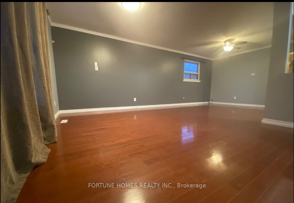 32 gable Place