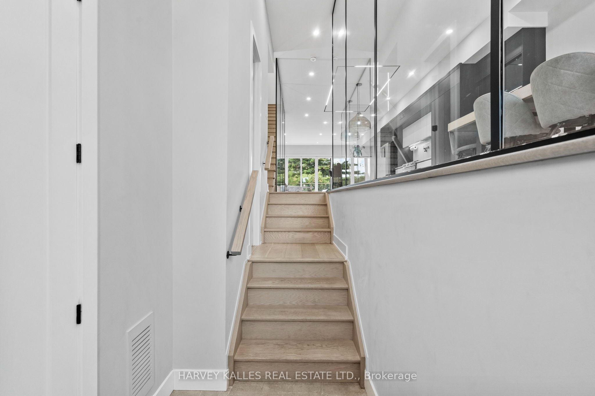 32 Albright Avenue
