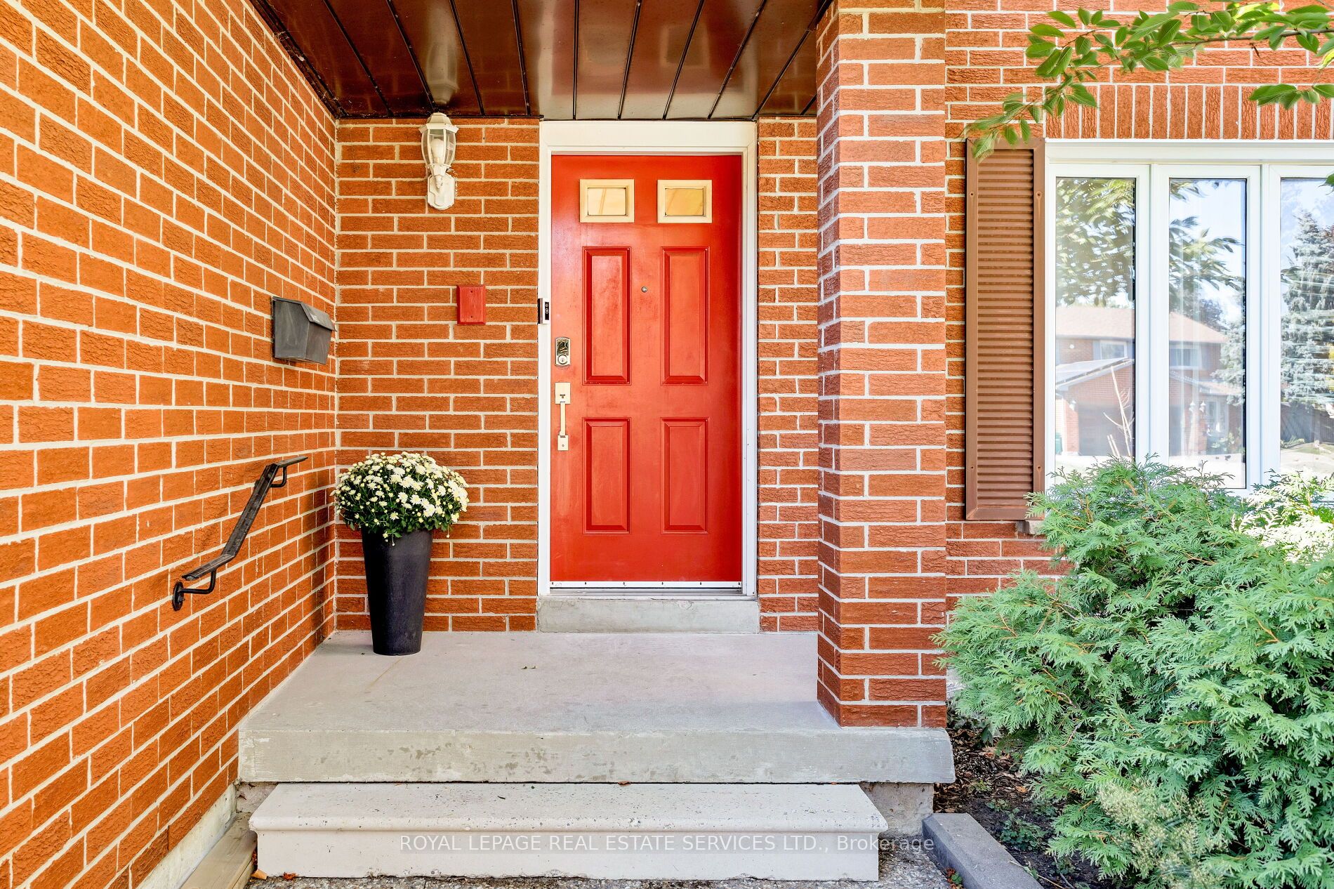 804 Willowbank Trail