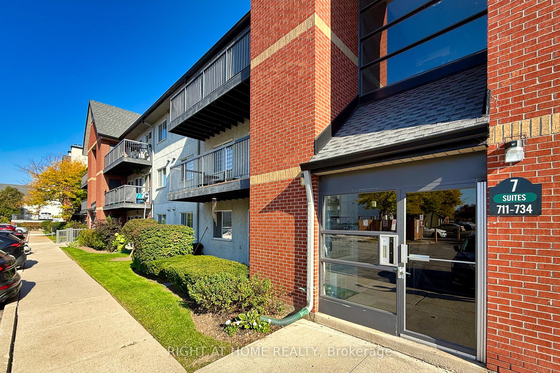 1450 Glen Abbey Gate 722