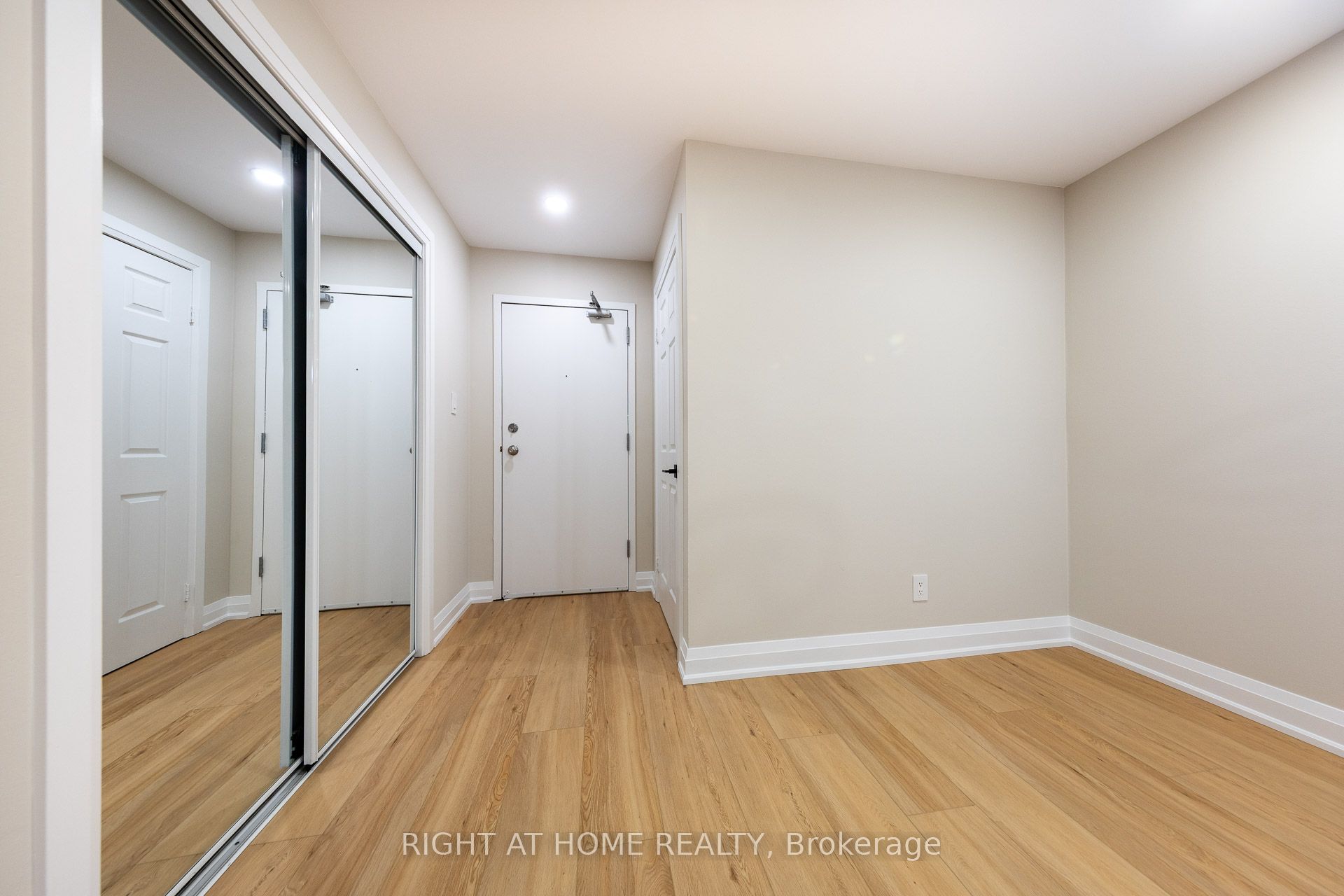 1450 Glen Abbey Gate 722