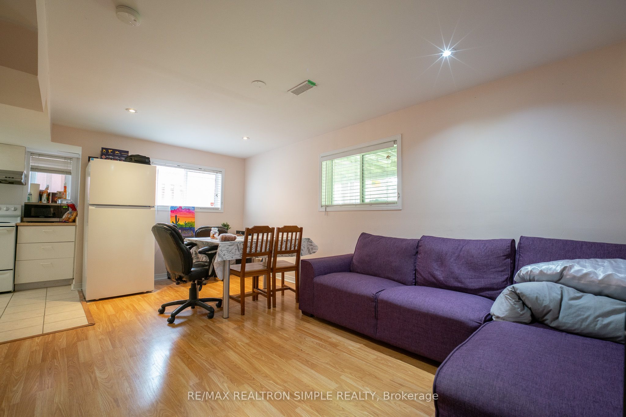 48 Garland Crescent