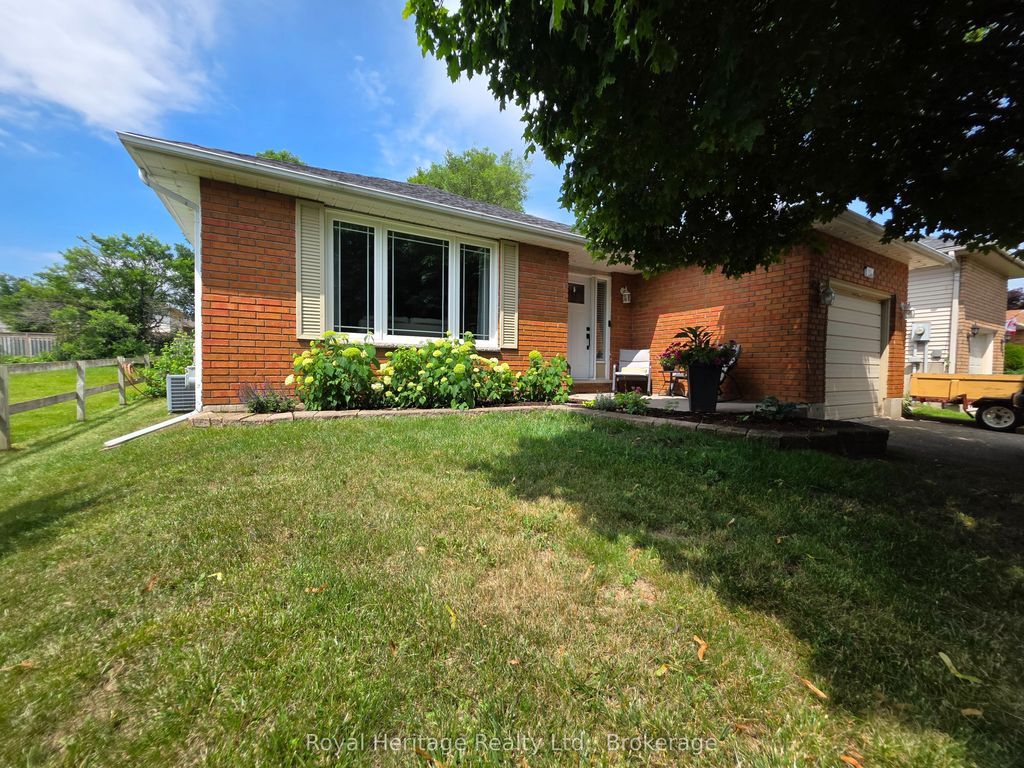 Photo of 25 Hewson Drive, Port Hope, ON L1A 4C8 (MLS # X13517684)