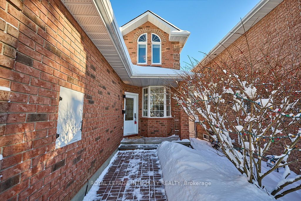 Photo of 24 Highmont Court, Kanata, ON K2T 1B2 (MLS # X12707758)