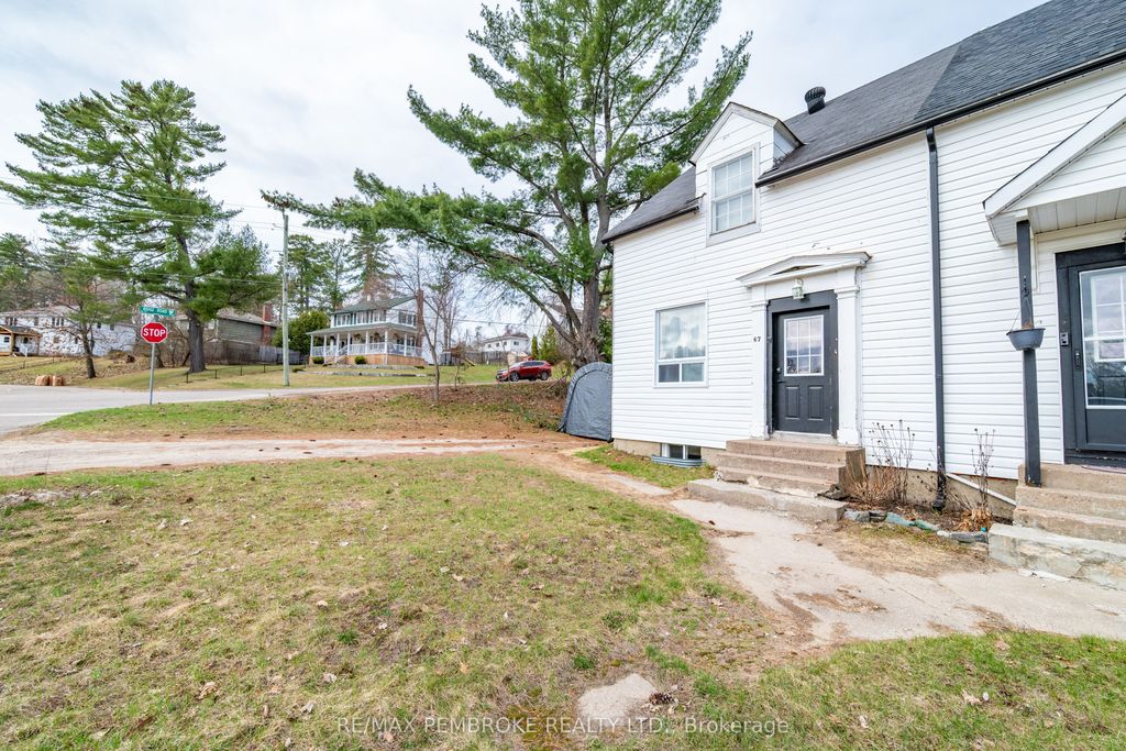 Photo of 67 Alder Crescent, Deep River, ON K0J 1P0 (MLS # X13076266)