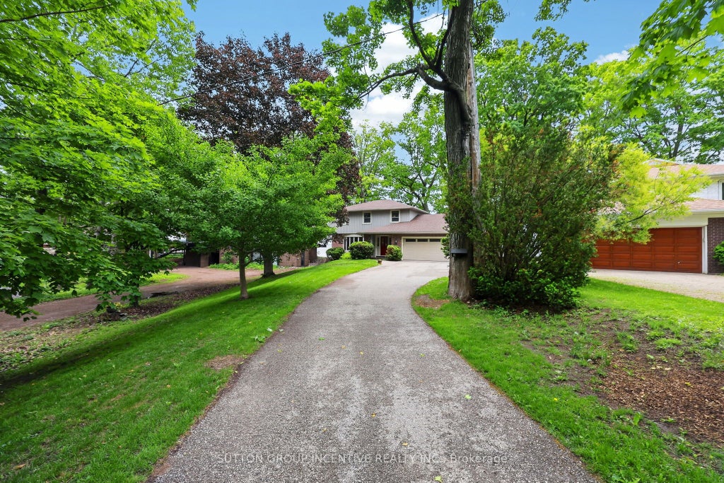 Photo of 3 Southwood Circle, Orillia, ON L3V 2H8 (MLS # S13442814)