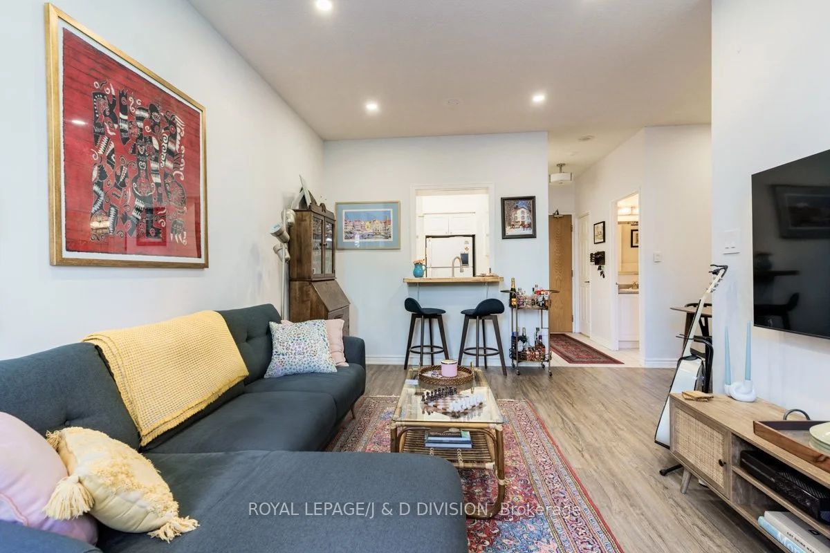 195 Merton Street 111