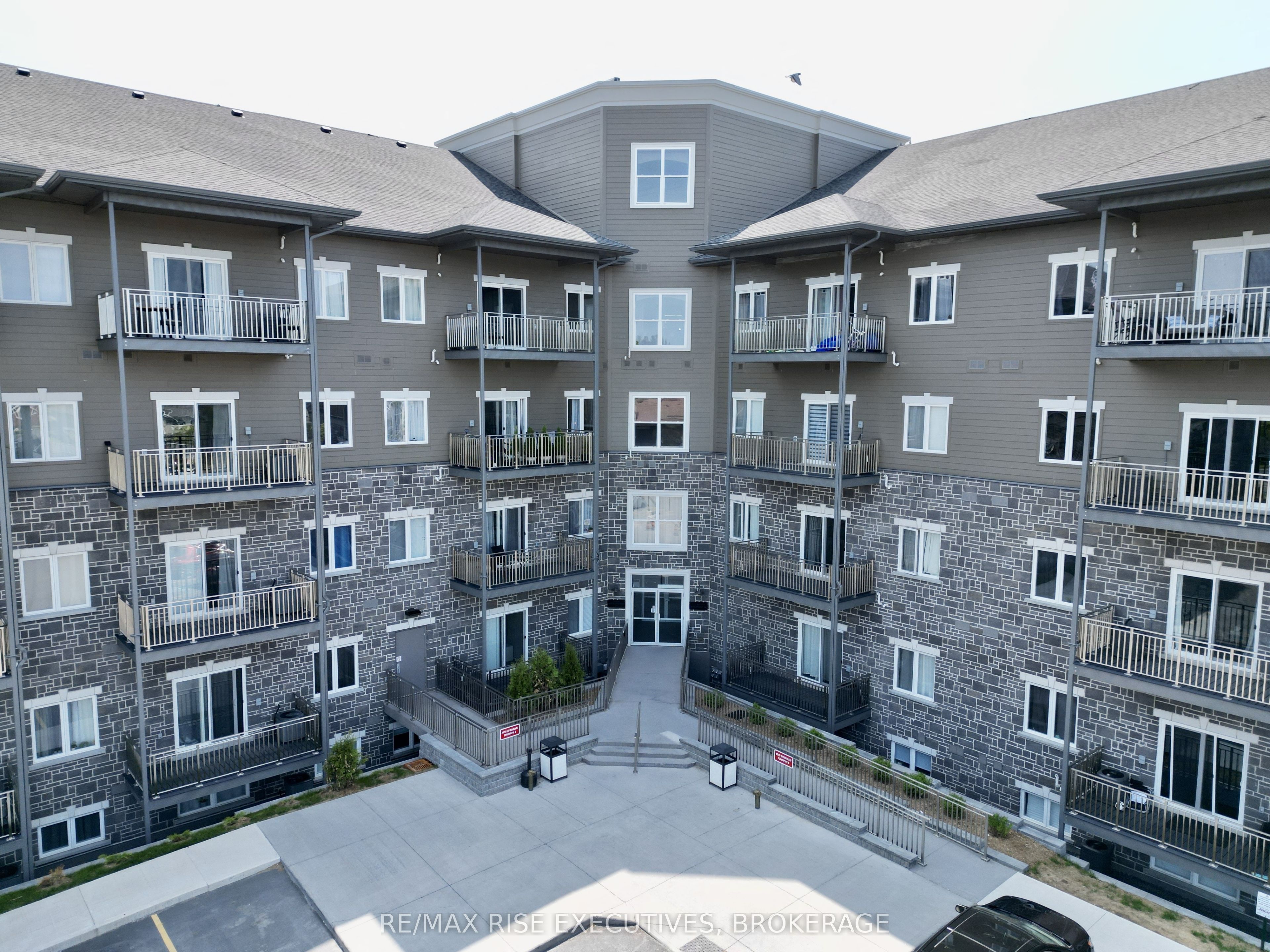 Photo 1 of 37 — 847 Development Drive 307, Kingston, ON K7M 4W6