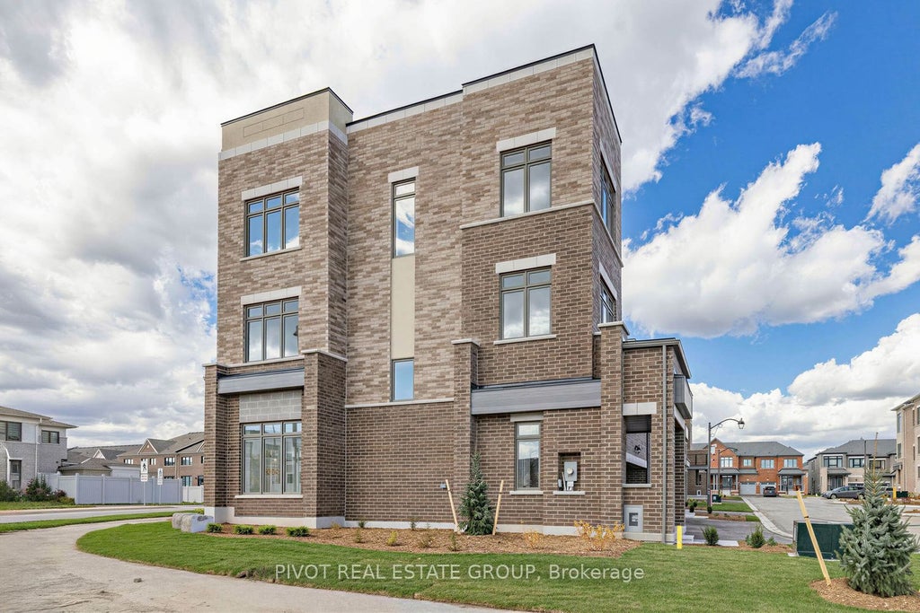 Photo of 2 Upper Paradise Way, Whitby, ON L1P 0S2 (MLS # E14084934)