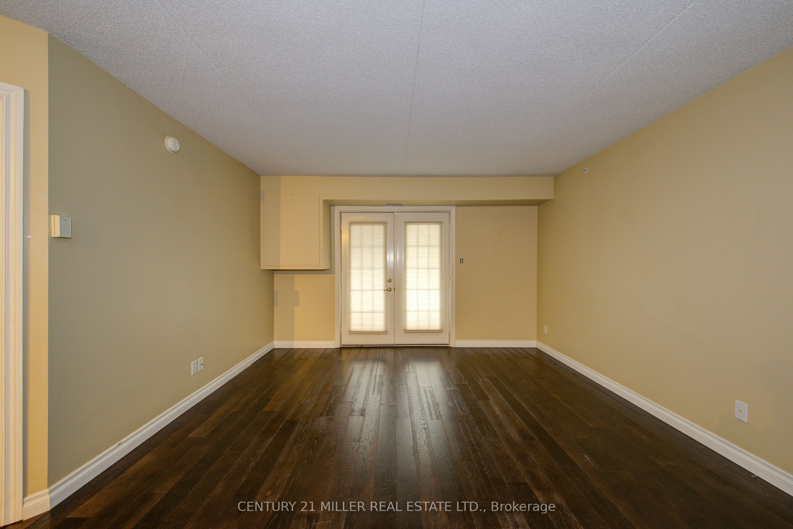 1451 Walkers Line 206