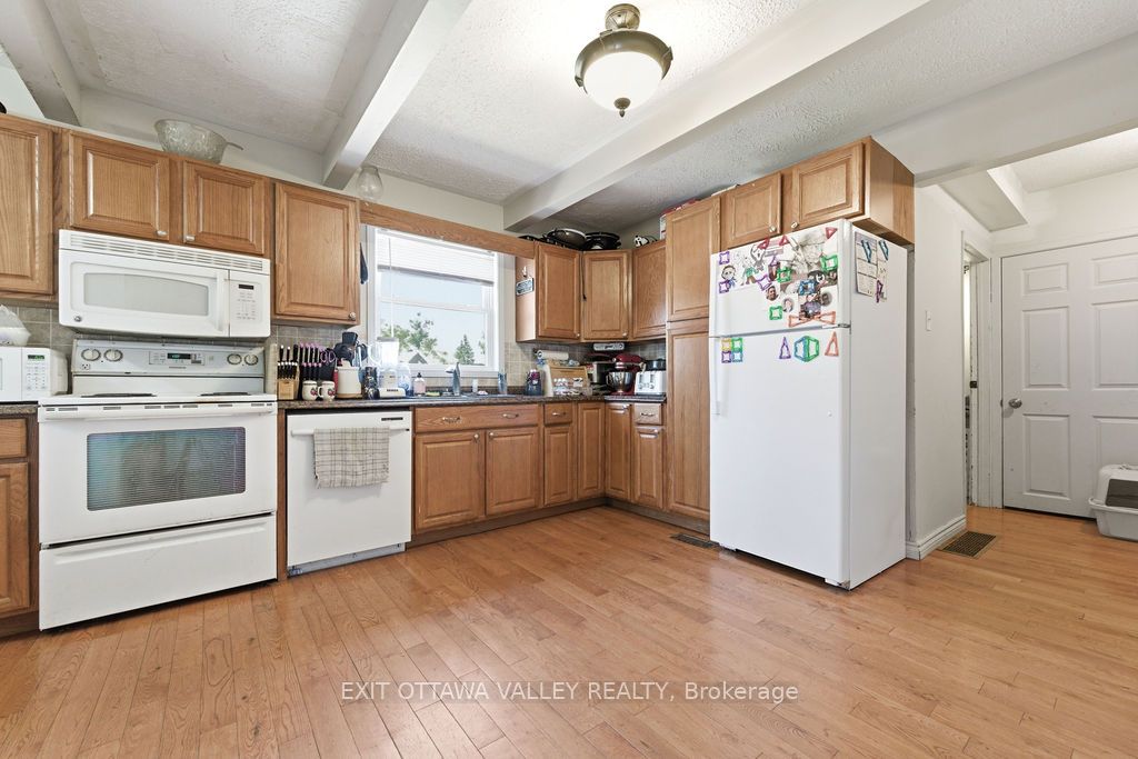 341 Craig Street - Photo 4