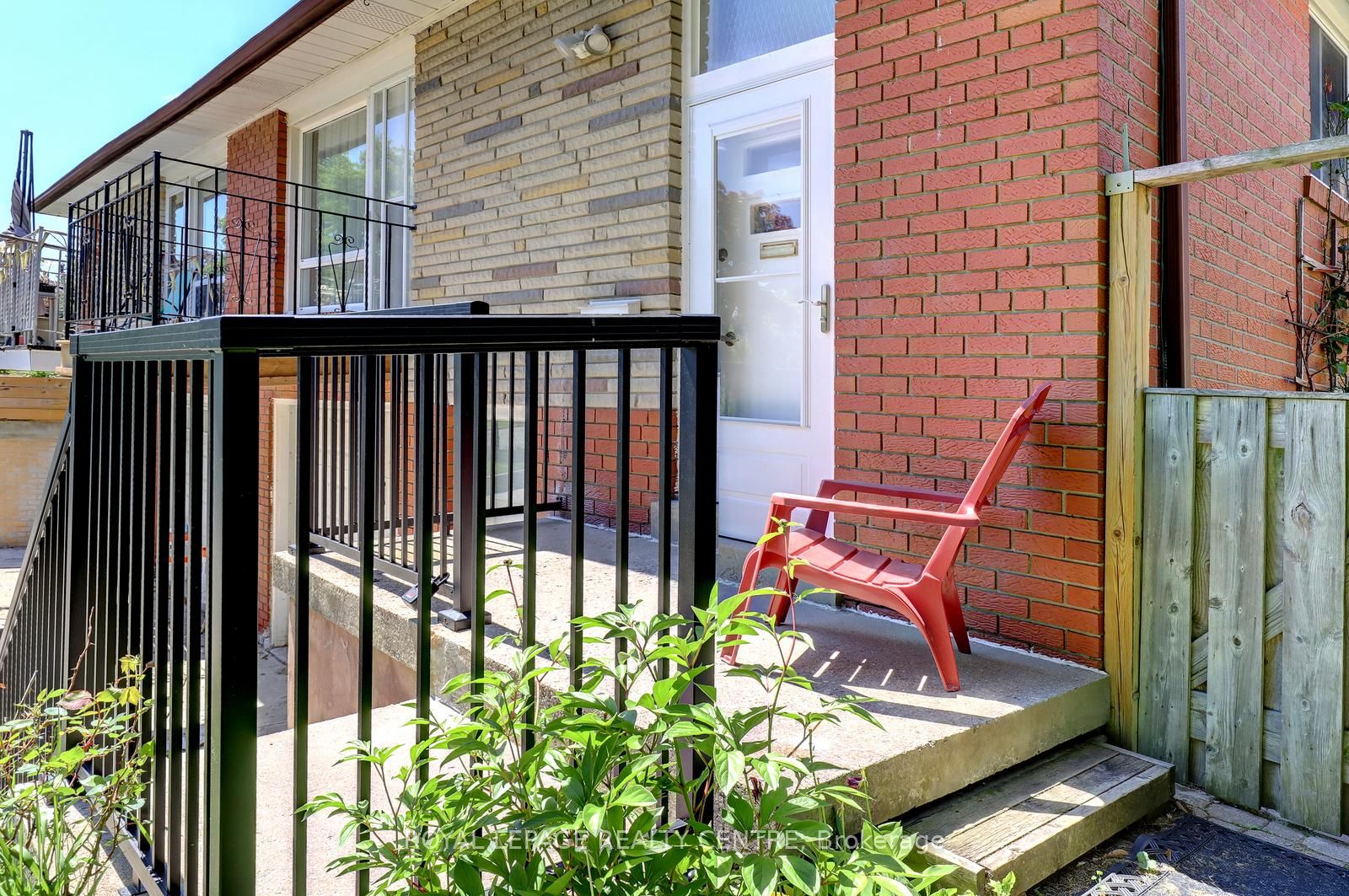 1278 Shamir Crescent