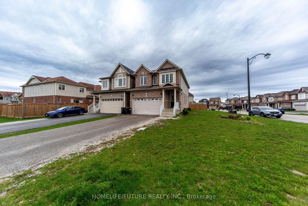 Photo of 5 Hutton Crescent, Essa, ON L0M 1B6 (MLS # N13156832)