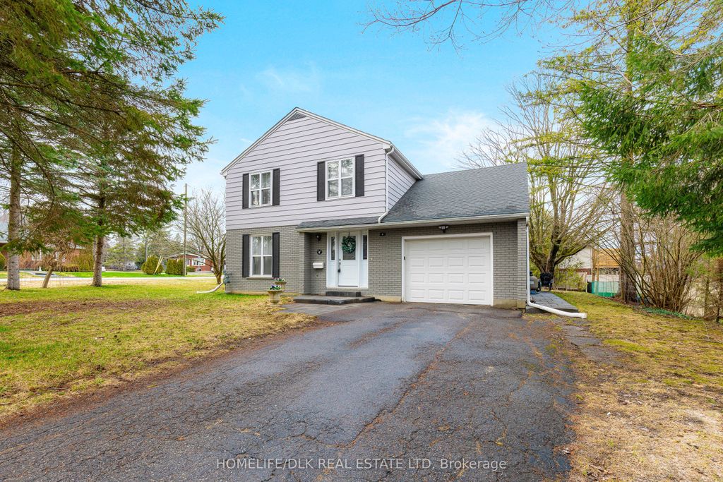 Photo of 4 Baxter Drive, Brockville, ON K6V 3T8 (MLS # X13109178)