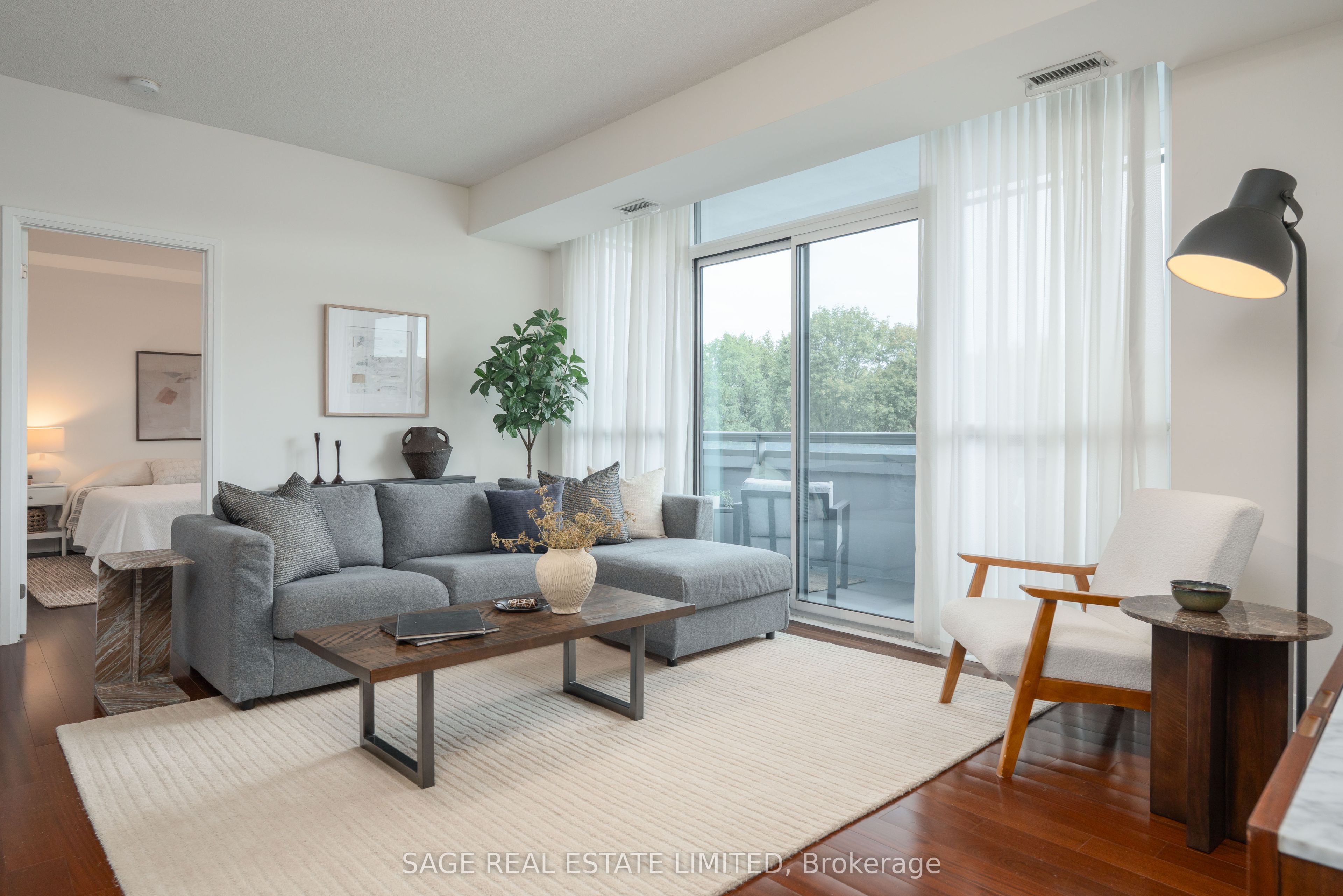 1 Hurontario Street 202