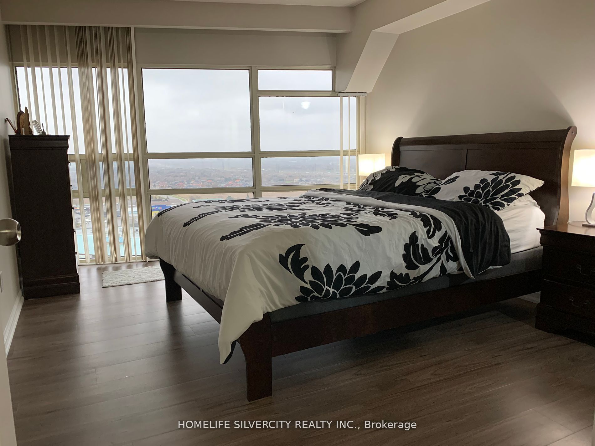 50 Eglinton Avenue W 2201
