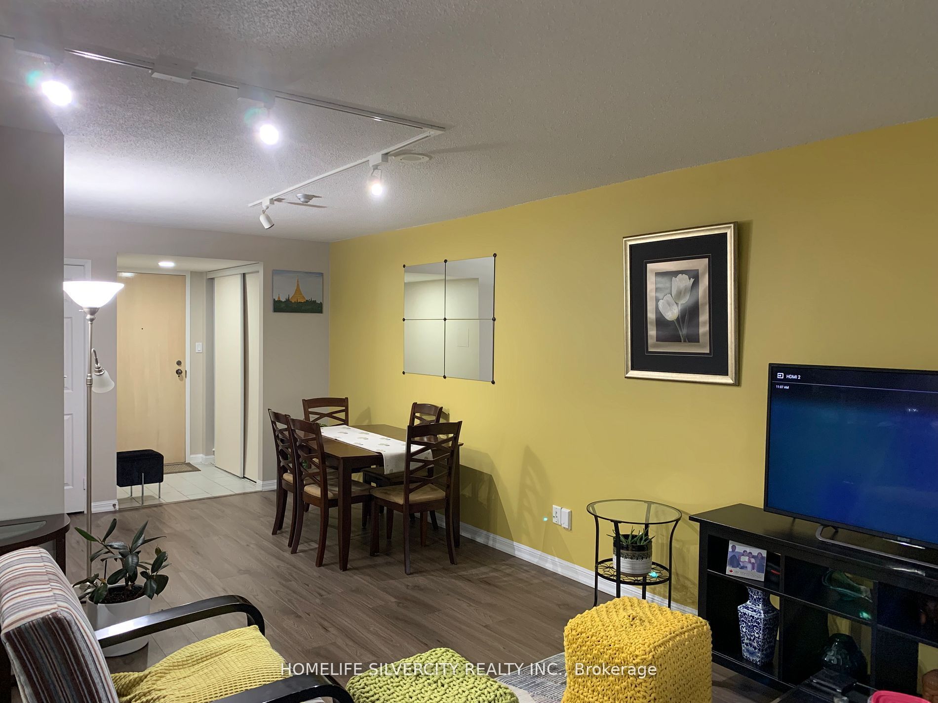 50 Eglinton Avenue W 2201