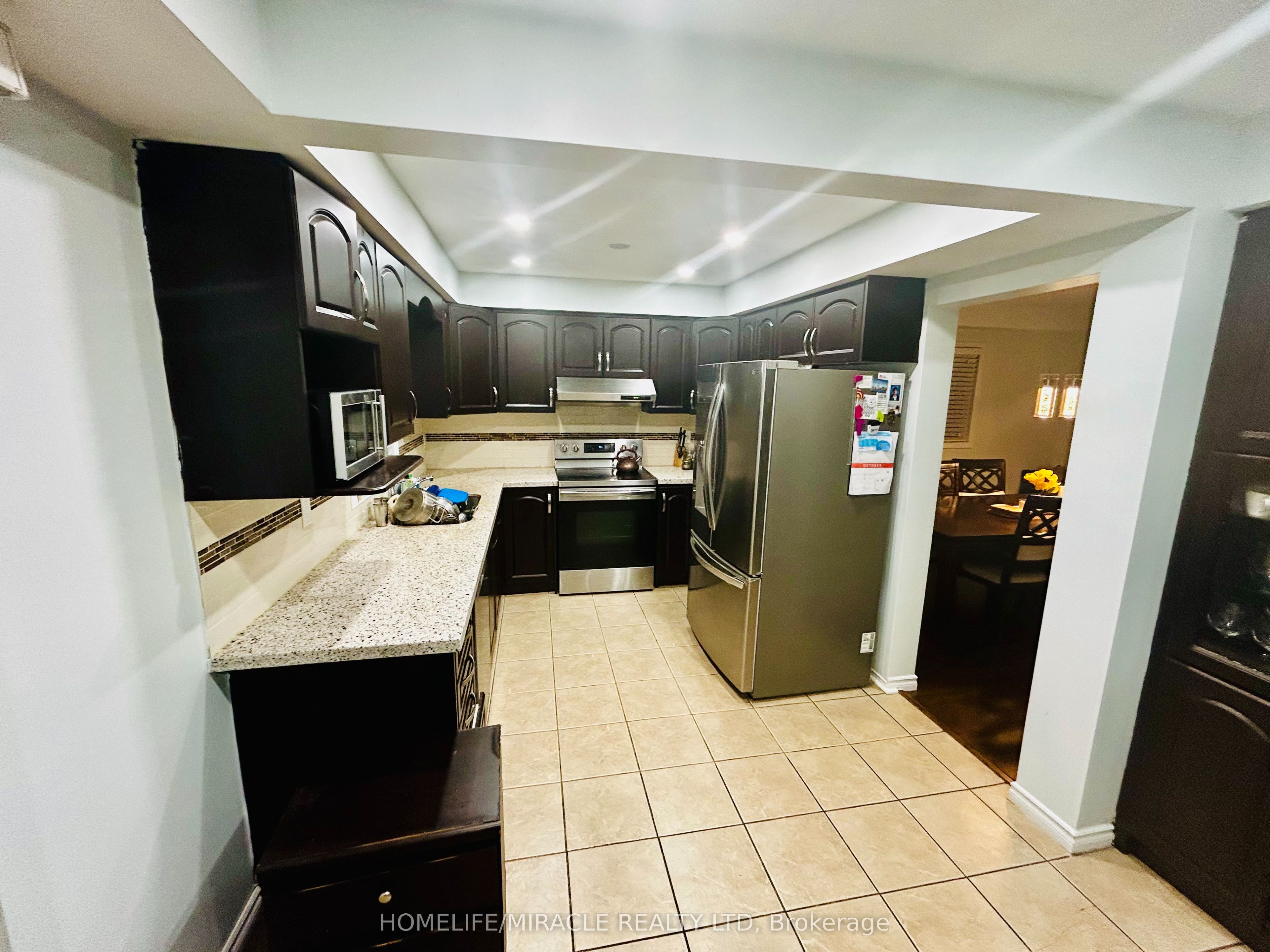 3035 Dalehurst Drive Upper