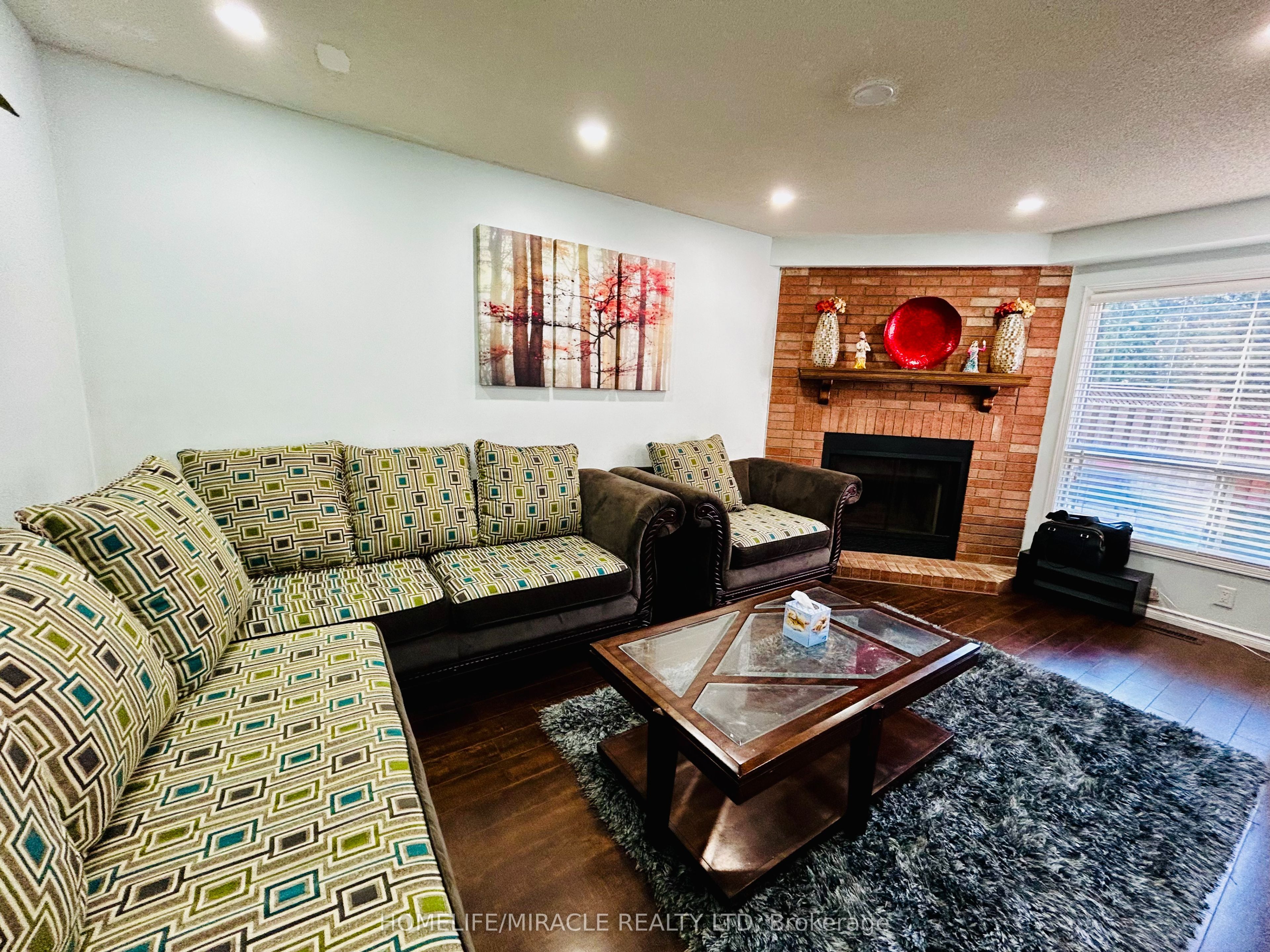 3035 Dalehurst Drive Upper