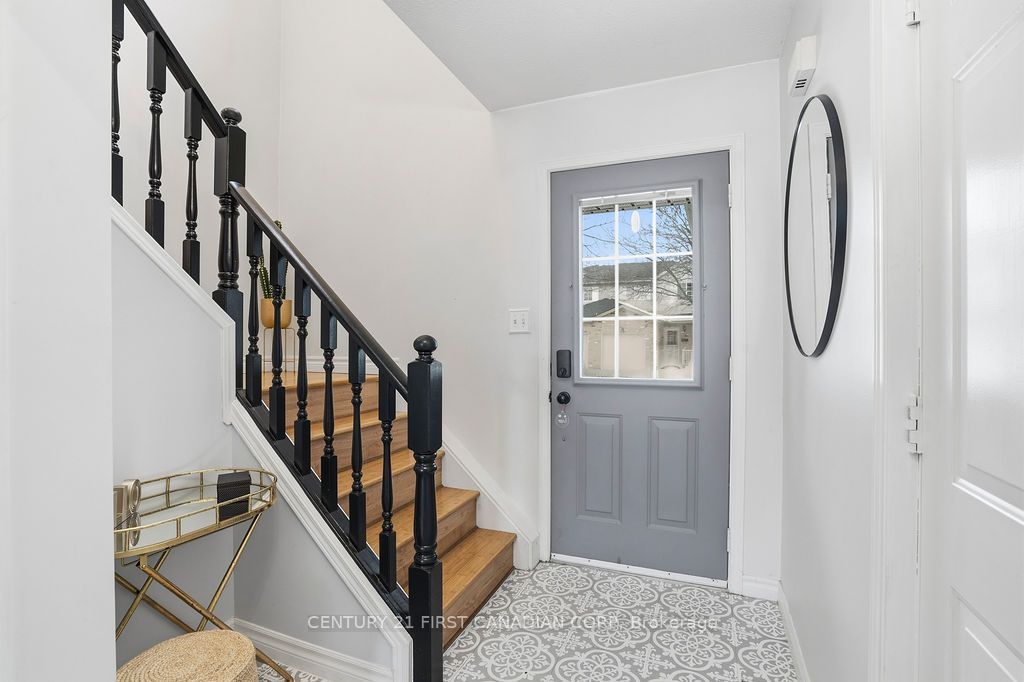 Photo of 750 Osgoode Drive S #28, London South, ON N6E 2G2 (MLS # X12822476)