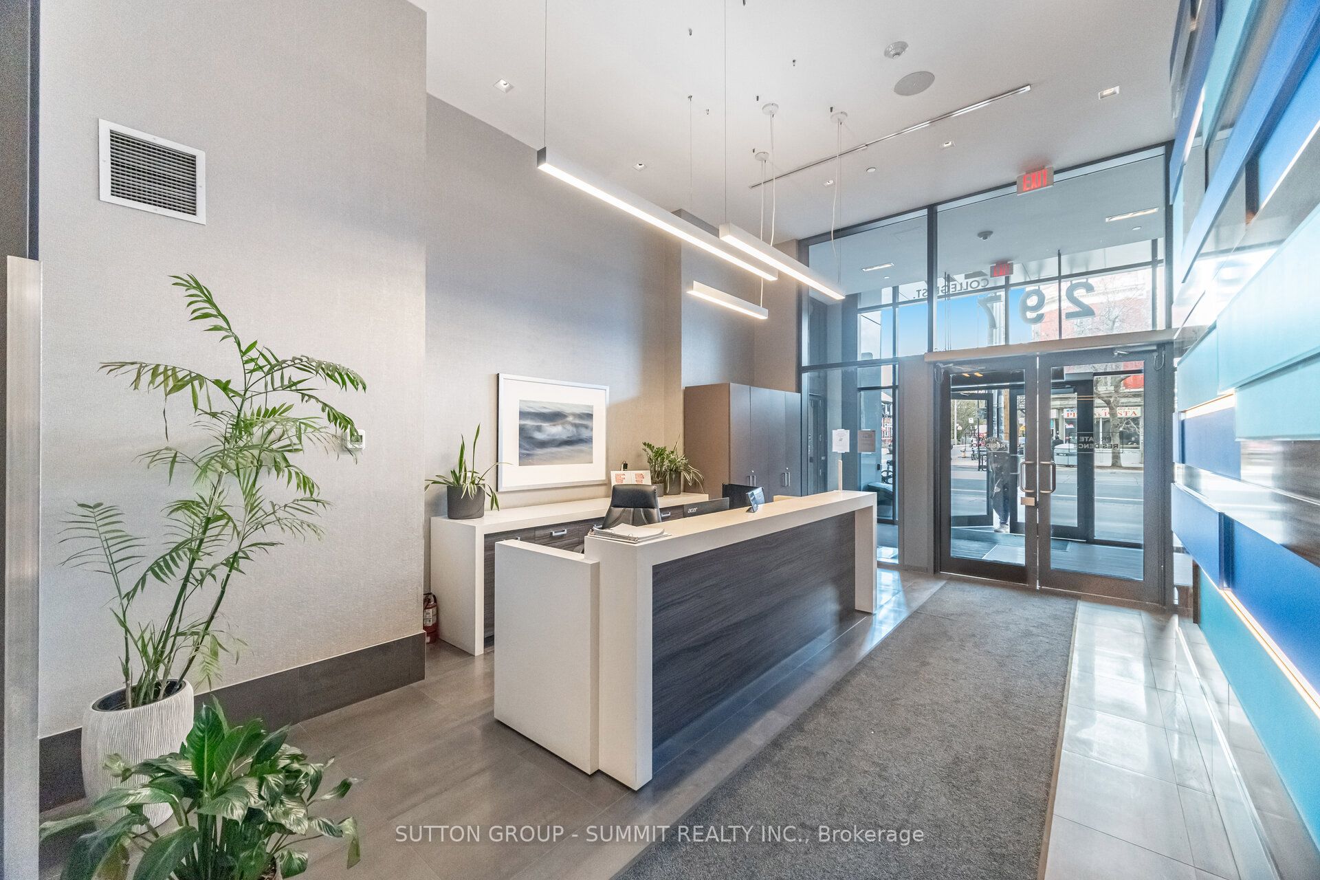 297 College Street 506