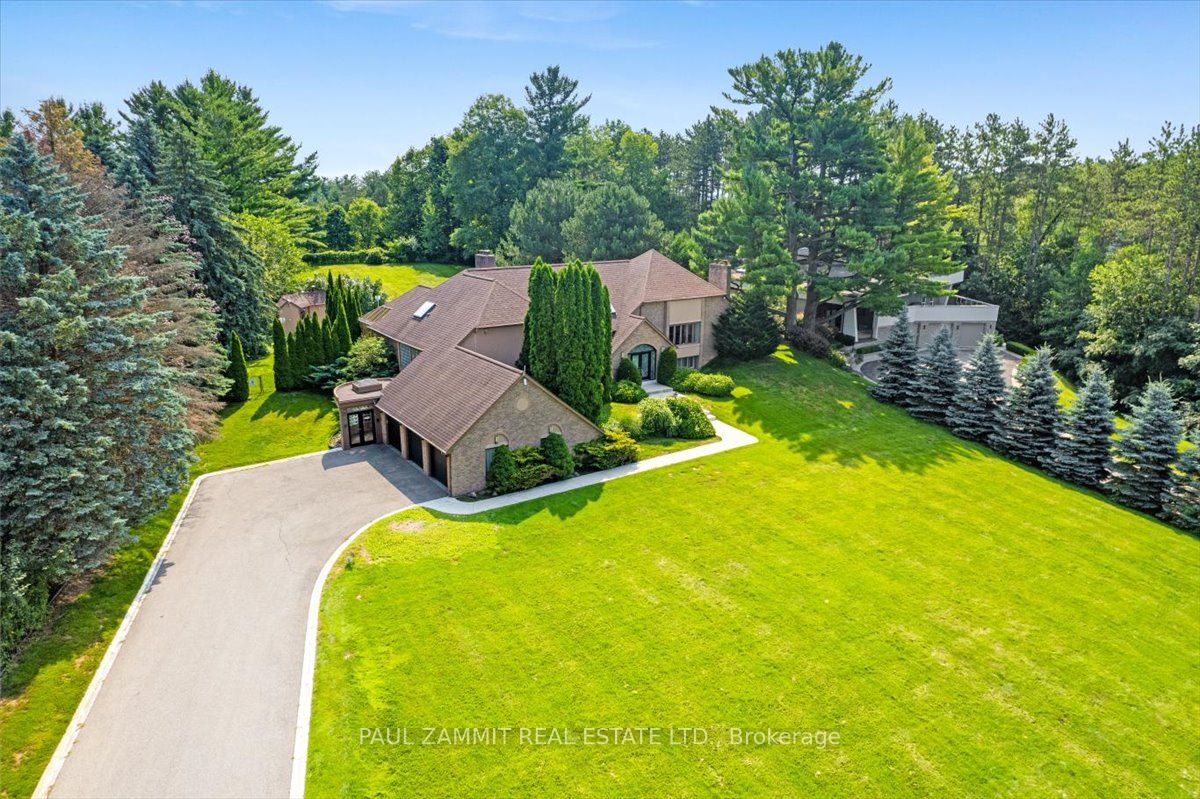 391 Woodland Acres Crescent