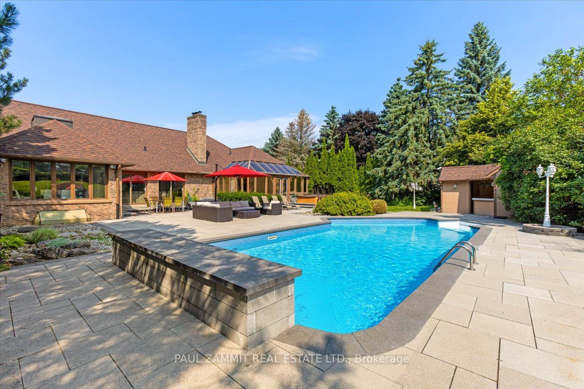 391 Woodland Acres Crescent