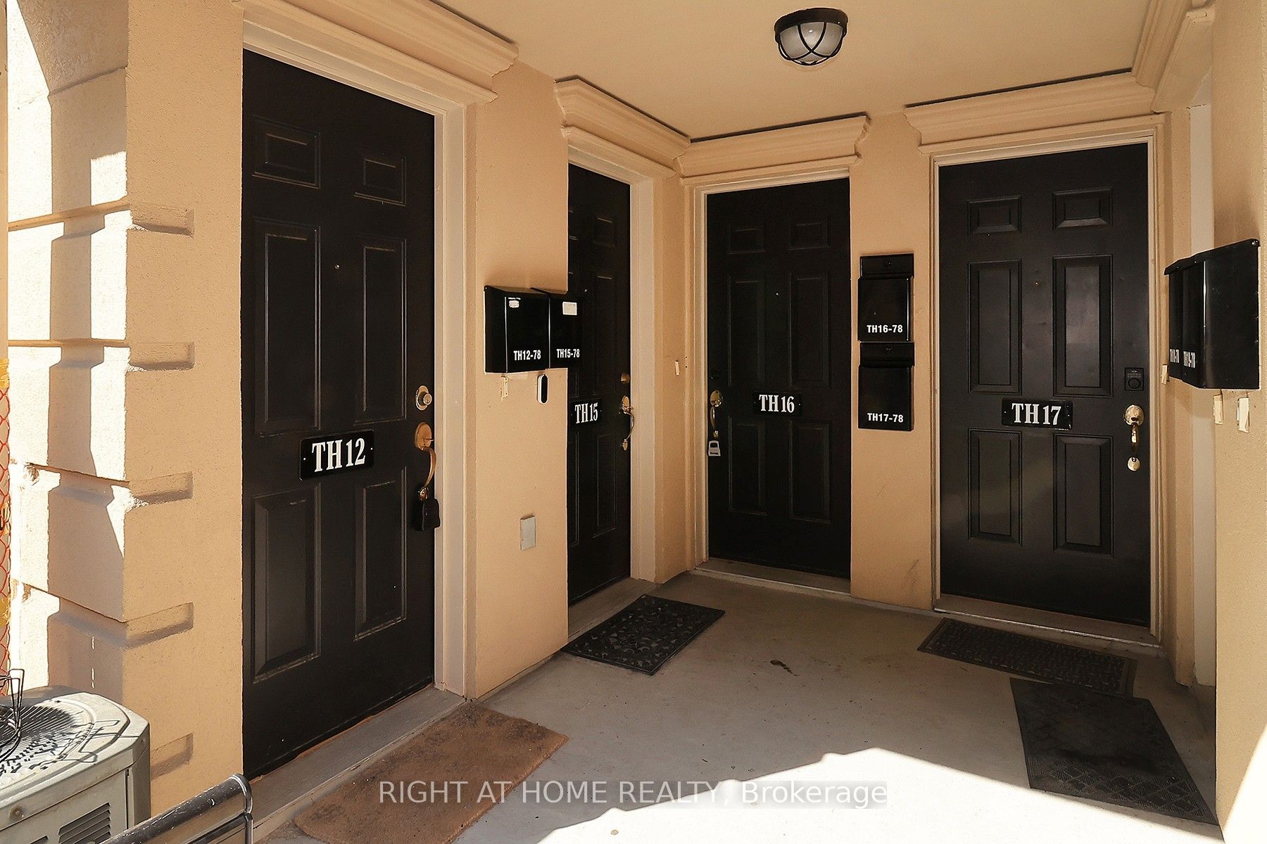 78 Carr Street TH12