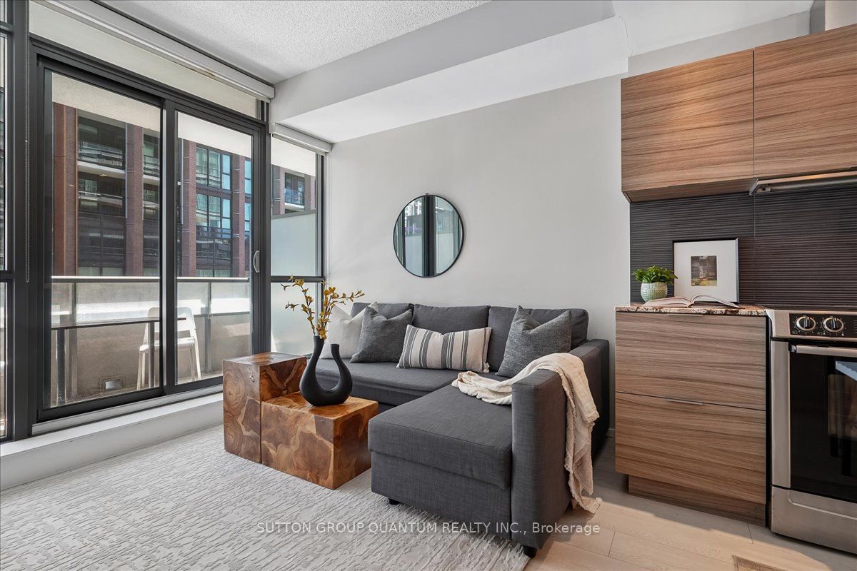 8 Charlotte Street 404