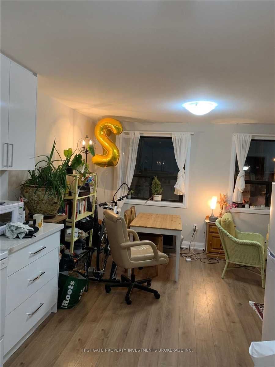835 Bloor Street W C