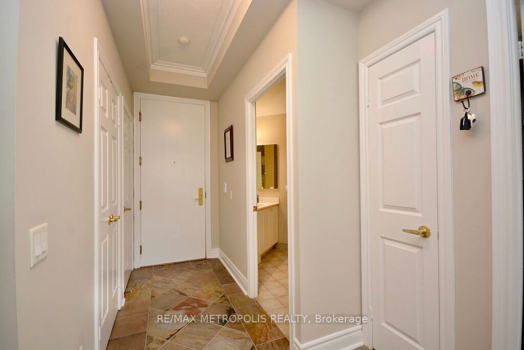 25 Kingsbridge Garden Circle 2612
