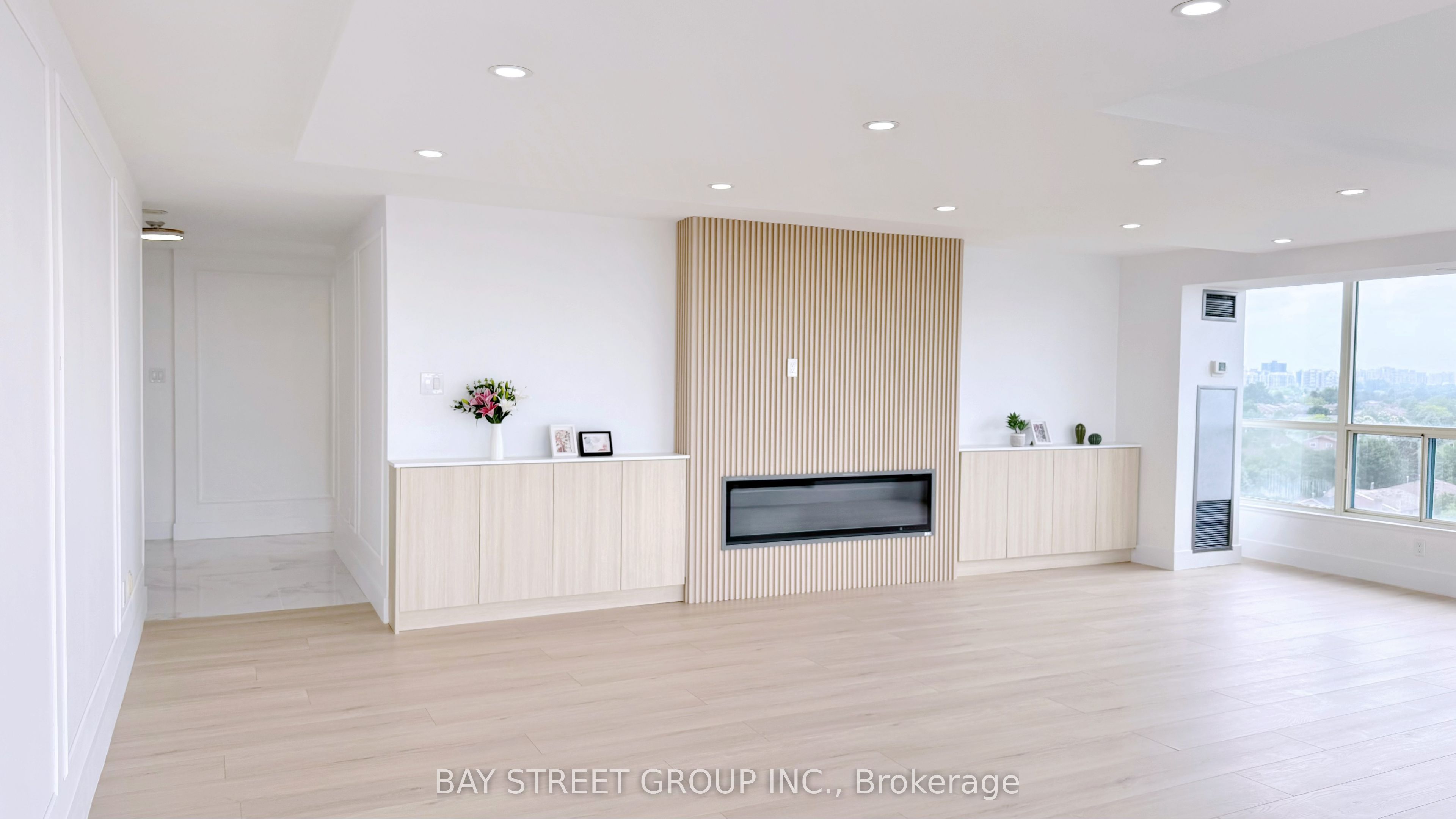 1 Clark Avenue W 1509
