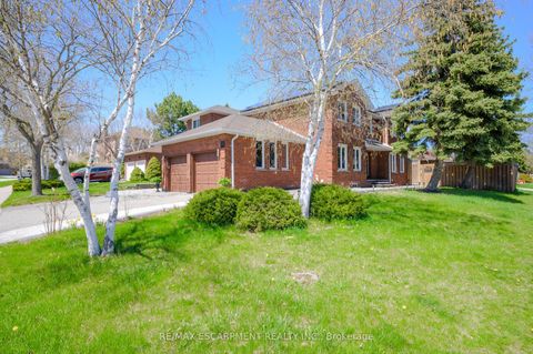 2728 Guilford Crescent Oakville ON L6J 6Z8