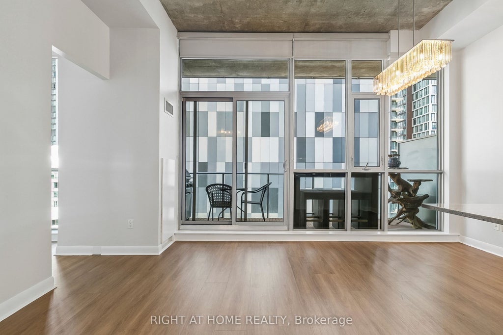 Photo of 375 King Street W #1606, Toronto, ON M5V 1K5 (MLS # C13729180)