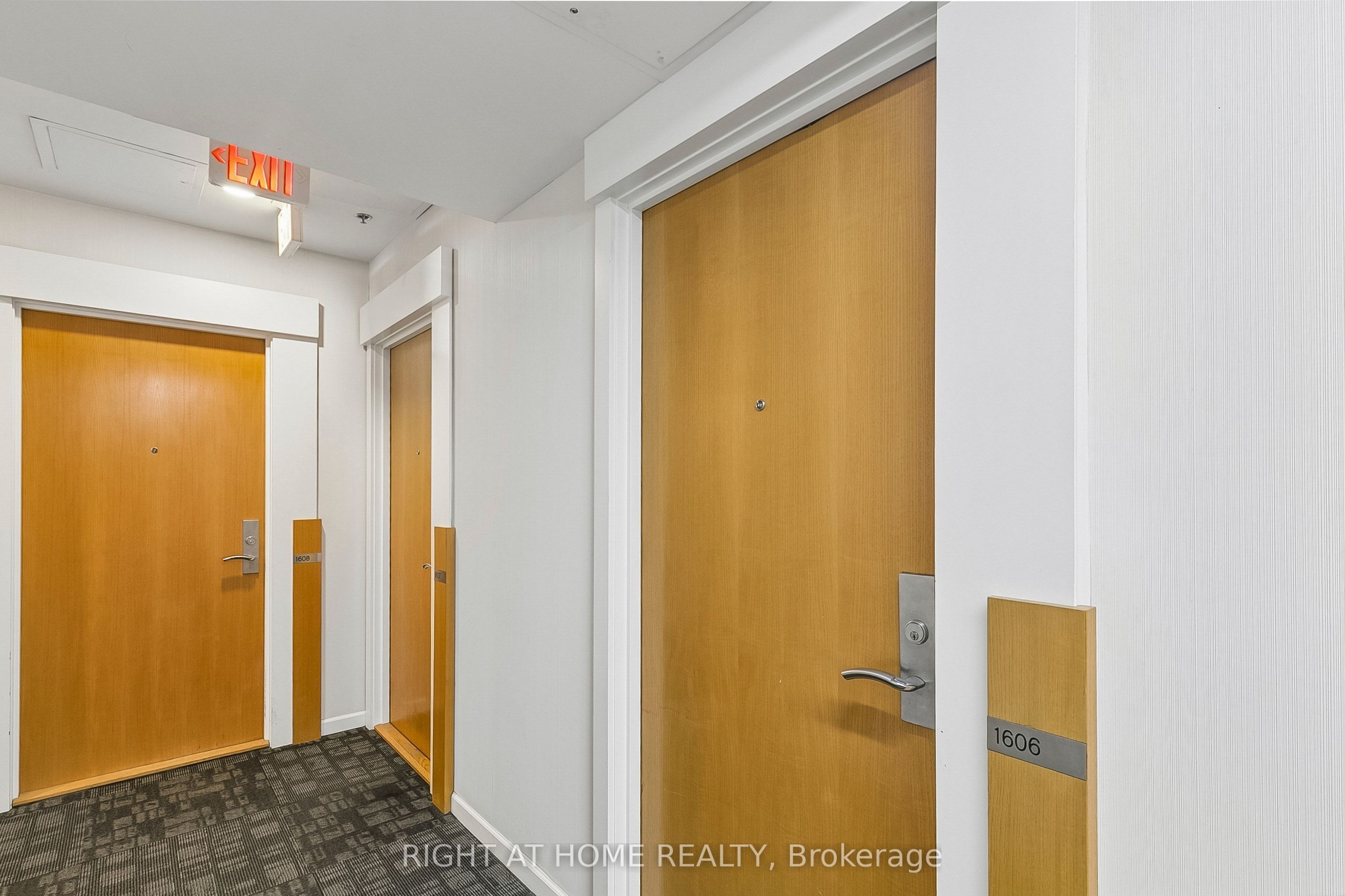 375 King Street W 1606