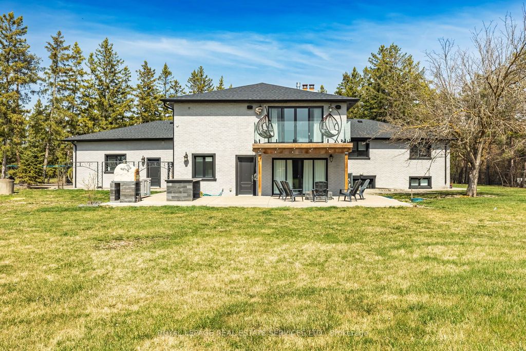 Photo of 12 Julian Drive, Brampton, ON L6P 0L2 (MLS # W12652716)