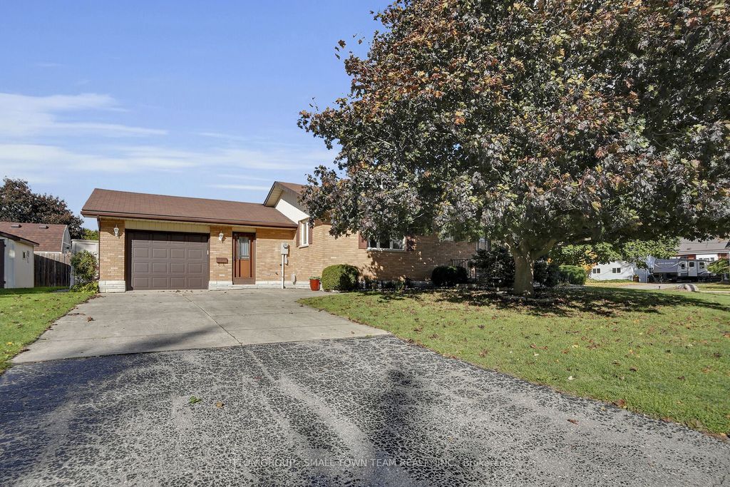 Photo of 110 John Street W, South Huron, ON N0M 1S2 (MLS # X12473364)