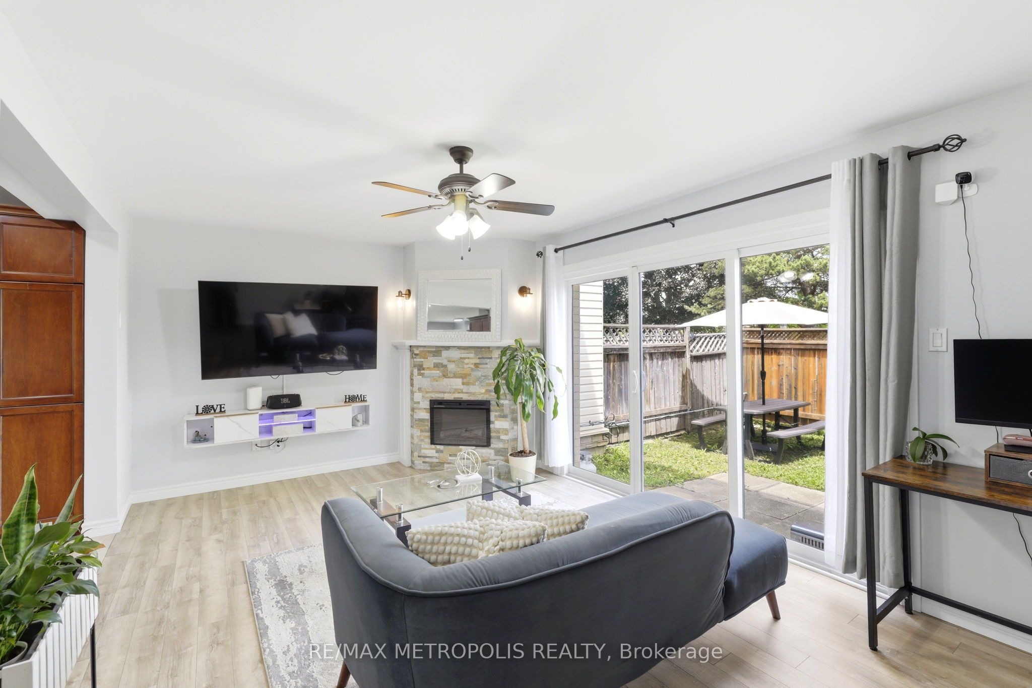 Photo 1 of 17 — 801 Osgoode Drive 62, London South, ON N6E 2G8