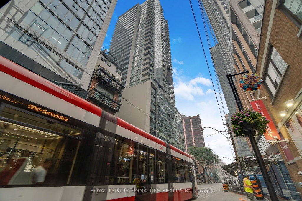 Photo of 375 King Street #3210, Toronto, ON M5V 1K5 (MLS # C13634364)