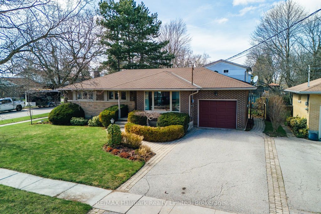 Photo of 10 Tobey Avenue, Guelph, ON N1E 1Y6 (MLS # X13038570)