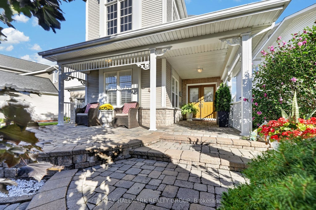 Photo of 45 Franklin Cathcart Crescent S, Stittsville - Munster - Richmond, ON K2S 2A5 (MLS # X14034800)