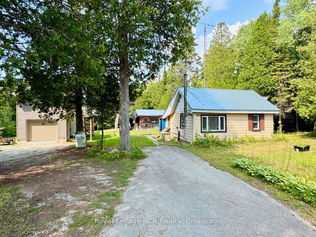 Photo of 568 Stokes Bay Road, Northern Bruce Peninsula, ON N0H 1W0 (MLS # X13692186)