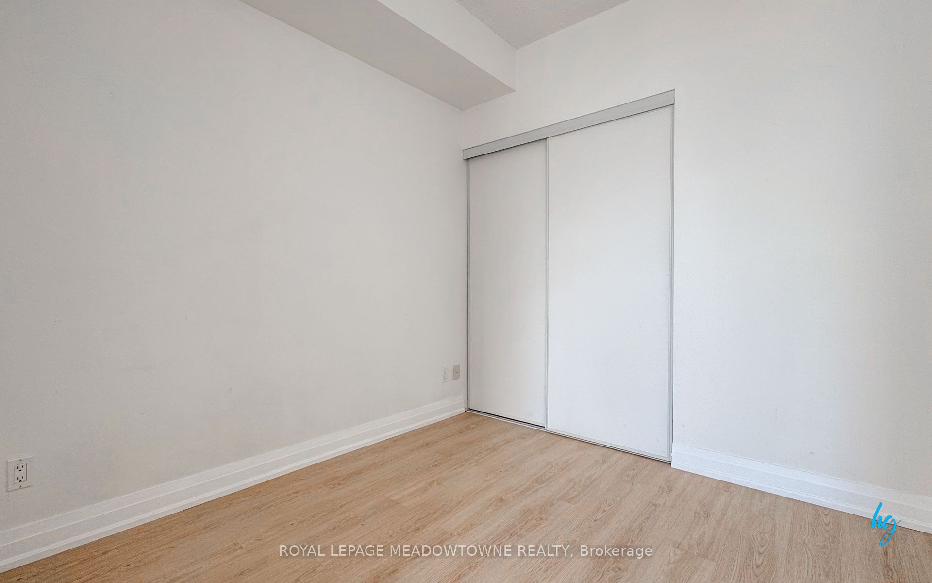 103 The Queensway N/A 1106