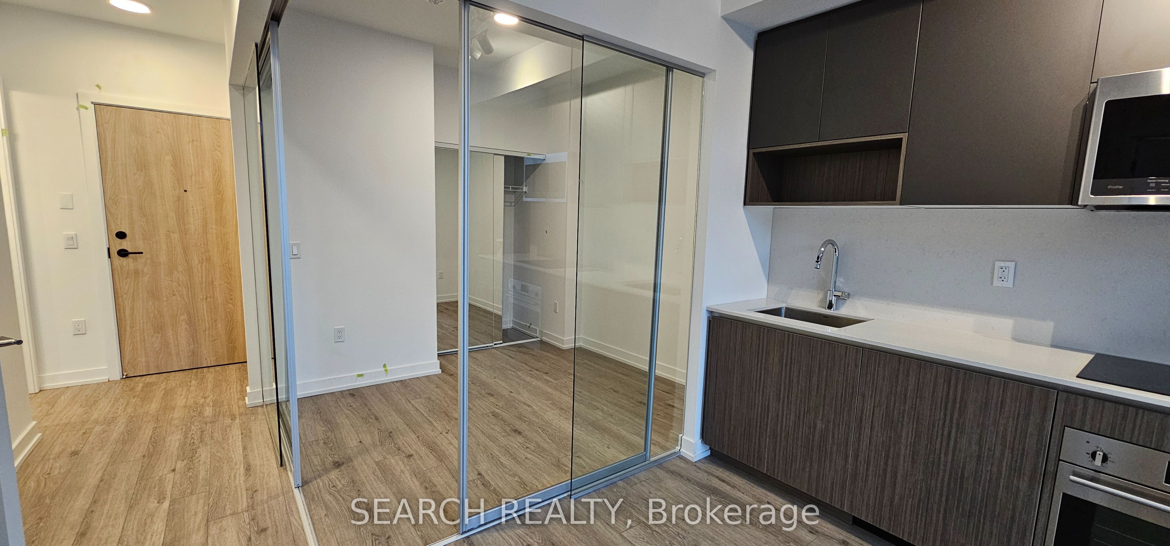 801 The Queensway N/A